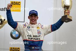 25.05.2003 Nürburg, Deutschland, Formel BMW ADAC Meisterschaft 2003, Podium mit Robby Coleman (IRL), HBR Motorsport GmbH - Nürburgring. - Weitere Bilder auf www.xpb.cc, eMail: info@xpb.cc - c Copyrightnachweis: xpb.cc