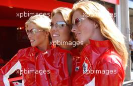10.08.2003 Zandvoort, Die Niederlande, Marlboro grid girls - Marlboro Masters of Formula 3 (2003) in Zandvoort, Circuit Park Zandvoort (Formel 3)  - Weitere Bilder auf www.xpb.cc, eMail: info@xpb.cc - Belegexemplare senden. c Copyright: Kennzeichnung mit: Miltenburg / xpb.cc