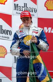 10.08.2003 Zandvoort, Die Niederlande, Podium, a dissapointed Nelson Piquet Jr. (BRA), Piquet Sports, who lost the race at the start due to a bad start - Marlboro Masters of Formula 3 (2003) in Zandvoort, Circuit Park Zandvoort (Formel 3)  - Weitere Bilder auf www.xpb.cc, eMail: info@xpb.cc - Belegexemplare senden. c Copyright: Kennzeichnung mit: Miltenburg / xpb.cc