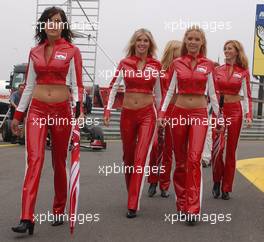 09.08.2003 Zandvoort, Die Niederlande, Marlboro grid girls - Marlboro Masters of Formula 3 (2003) in Zandvoort, Circuit Park Zandvoort (Formel 3)  - Weitere Bilder auf www.xpb.cc, eMail: info@xpb.cc - Belegexemplare senden. c Copyright: Kennzeichnung mit: Miltenburg / xpb.cc