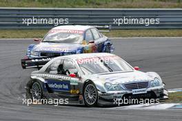 02.05.2004 Estoril, Portugal,  DTM, Sunday, Christijan Albers (NED), DaimlerChrysler Bank AMG-Mercedes, AMG-Mercedes C-Klasse, leading for Mattias Ekström (SWE), Audi Sport Team Abt, Audi A4 DTM - DTM Season 2004 at Circuito do Estoril (Deutsche Tourenwagen Masters, Portugal)