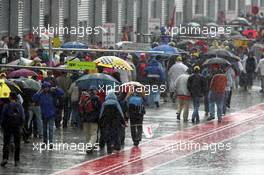 05.06.2004 Klettwitz, Germany,  DTM, Saturday, Regenschauer am Nachmittag am Lausitzring, PitWalk - DTM Season 2004 at Lausitzring (Deutsche Tourenwagen Masters)