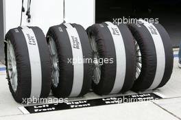 05.06.2004 Klettwitz, Germany,  DTM, Saturday, Tyres in tyrewarmers, ready for use - DTM Season 2004 at Lausitzring (Deutsche Tourenwagen Masters)