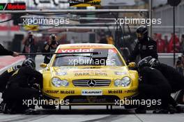 05.06.2004 Klettwitz, Germany,  DTM, Saturday, PitStop Training, Jarek Janis (CZE), Sonax Dark Dog AMG-Mercedes, Mercedes CLK-DTM - DTM Season 2004 at Lausitzring (Deutsche Tourenwagen Masters)