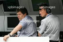 05.06.2004 Klettwitz, Germany,  DTM, Saturday, Norbert Haug (GER), Sporting Director Mercedes-Benz (left) and Hans-Jürgen Mattheis (GER), Team Manager HWA (right) at the pitwall stand - DTM Season 2004 at Lausitzring (Deutsche Tourenwagen Masters)