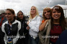 05.06.2004 Klettwitz, Germany,  DTM, Saturday, Girl-Group PRELUDERS visit the Mini Challenge and the DTM - DTM Season 2004 at Lausitzring (Deutsche Tourenwagen Masters)