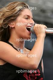 06.06.2004 Klettwitz, Germany,  DTM, Sunday, Jeanette (GER), singer, performing at the pre-race show during the pitwalk - DTM Season 2004 at Lausitzring (Deutsche Tourenwagen Masters)