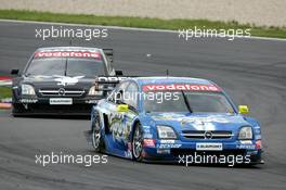 06.06.2004 Klettwitz, Germany,  DTM, Sunday, Manuel Reuter (GER), OPC Team Holzer, Opel Vectra GTS V8, in front of Laurent Aiello (FRA), OPC Team Phoenix, Opel Vectra GTS V8 - DTM Season 2004 at Lausitzring (Deutsche Tourenwagen Masters)