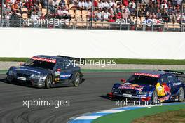 03.10.2004 Hockenheim, Germany,  DTM, Sunday, Christijan Albers (NED), DaimlerChrysler Bank AMG-Mercedes, AMG-Mercedes C-Klasse, driving the corner wide to give way for Mattias Ekström (SWE), Audi Sport Team Abt, Audi A4 DTM - DTM Season 2004 at Hockenheimring Baden-Württemberg (Deutsche Tourenwagen Masters)