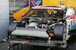25.06.2004 Nürnberg, Germany,  DTM, Friday, A view of the engine compartment of the car of Peter Dumbreck (GBR), OPC Team Phoenix, Opel Vectra GTS V8 - DTM Season 2004 at Norisring (Deutsche Tourenwagen Masters)