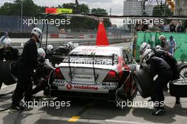 25.06.2004 Nürnberg, Germany,  DTM, Friday, Pitstop practice by Bernd Schneider (GER), Vodafone AMG-Mercedes, AMG-Mercedes C-Klasse - DTM Season 2004 at Norisring (Deutsche Tourenwagen Masters)