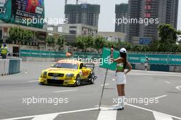 18.07.2004 Shanghai, China,  DTM, Sunday, Peter Terting (GER), Abt Sportsline, Abt-Audi TT-R, driving on to the pre-grid - DTM Season 2004 at Pu Dong Street Circuit Shanghai (Deutsche Tourenwagen Masters)