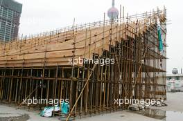 15.07.2004 Shanghai, China,  DTM, Thursday, One of the wooden temporary grandstands build on rusty metal tubes - DTM Season 2004 at Pu Dong Street Circuit Shanghai (Deutsche Tourenwagen Masters)