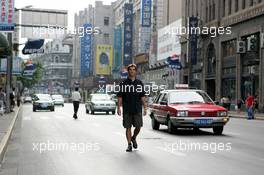 15.07.2004 Shanghai, China,  DTM, Thursday, Jeroen Bleekemolen (NED), OPC Euroteam, Portrait, walking in a street in Shanghai - DTM Season 2004 at Pu Dong Street Circuit Shanghai (Deutsche Tourenwagen Masters)