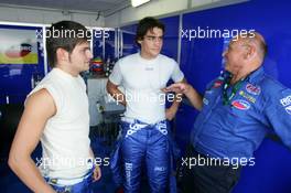 10.09.2004 Dijon, France, Friday 10 September 2004, Fabrizio Del Monte, ITA, GP Racing, portrait  (left), and Maxime Hodencq, BEL, GP Racing, portrait (center), talking with one of the team's chief mechanics (right) - SUPERFUND EURO 3000 Championship Rd 7, Circuit Dijon-Prenois, France, FRA - SUPERFUND COPYRIGHT FREE editorial use only
