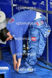 29.05.2004 Estoril, Portugal, Saturday 29 May 2004, Maxime Hodencq, BEL, GP Racing, stretching before the start of the free practice - SUPERFUND EURO 3000 Championship Rd 2, Estoril, Portugal, PRT - SUPERFUND COPYRIGHT FREE editorial use only