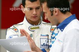 29.05.2004 Estoril, Portugal, Saturday 29 May 2004, Bernard Auinger, AUT,  Euronova, portrait, talking with his race engineer - SUPERFUND EURO 3000 Championship Rd 2, Estoril, Portugal, PRT - SUPERFUND COPYRIGHT FREE editorial use only