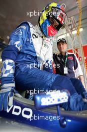 29.05.2004 Estoril, Portugal, Saturday 29 May 2004, Giacomo Ricci, ITA, Power Tech, stepping into his car - SUPERFUND EURO 3000 Championship Rd 2, Estoril, Portugal, PRT - SUPERFUND COPYRIGHT FREE editorial use only
