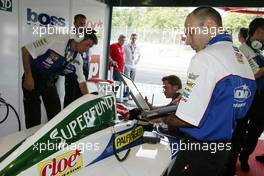 26.06.2004 Monza, Italy, Saturday 26 June 2004, An Engineer looks at the data from Norbert Siedler, AUT, ADM Motorsport car - SUPERFUND EURO 3000 Championship Rd 4, Monza, Italy, ITA - SUPERFUND COPYRIGHT FREE editorial use only