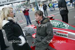 31.10.2004 Nurburgring, Germany, Sunday, 31 October 2004, Alex Lloyd, GBR, John Village Automotive with his girlfriend - SUPERFUND EURO 3000 Championship Rd 10, Nurburgring, Germany, GER - SUPERFUND COPYRIGHT FREE editorial use only