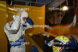17.07.2004 Spa, Belgium, Saturday 17 July 2004, Nicky Pastorelli, NED, Draco Racing Jr. Team gets ready for qualifying - SUPERFUND EURO 3000 Championship Rd 5, Spa Francorchamps, Belgium, BEL - SUPERFUND COPYRIGHT FREE editorial use only