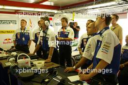 17.07.2004 Spa, Belgium, Saturday 17 July 2004, The ADM Motorsport team keep an eye on the times - SUPERFUND EURO 3000 Championship Rd 5, Spa Francorchamps, Belgium, BEL - SUPERFUND COPYRIGHT FREE editorial use only