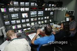 18.07.2004 Spa, Belgium, Sunday 18 July 2004, With many cameras on the circuit it is a big job choosing the right angles and following the cars - SUPERFUND EURO 3000 Championship Rd 5, Spa Francorchamps, Belgium, BEL - SUPERFUND COPYRIGHT FREE editorial use only