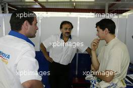 18.07.2004 Spa, Belgium, Sunday 18 July 2004, Bernard Auinger, AUT,  Euronova talks with the team - SUPERFUND EURO 3000 Championship Rd 5, Spa Francorchamps, Belgium, BEL - SUPERFUND COPYRIGHT FREE editorial use only