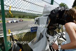 18.07.2004 Spa, Belgium, Sunday 18 July 2004, The TV's cover all of the action - SUPERFUND EURO 3000 Championship Rd 5, Spa Francorchamps, Belgium, BEL - SUPERFUND COPYRIGHT FREE editorial use only