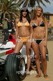 03.03.2004 Melbourne, Australia, F1, Wednesday, March, Brunotti's Australian Beach Party at St. Kilda Beach, Brunotti Girls. Formula 1 World Championship, Rd 1, Australian Grand Prix. www.xpb.cc, EMail: info@xpb.cc - copy of publication required for printed pictures. Every used picture is fee-liable. c Copyright: photo4 / xpb.cc - LEGAL NOTICE: THIS PICTURE IS NOT FOR ITALY  AND GREECE  PRINT USE, KEINE PRINT BILDNUTZUNG IN ITALIEN  UND  GRIECHENLAND!