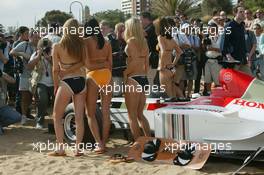 03.03.2004 Melbourne, Australia, F1, Wednesday, March, Brunotti's Australian Beach Party at St. Kilda Beach, Brunotti girls pose for the cameras. Formula 1 World Championship, Rd 1, Australian Grand Prix. www.xpb.cc, EMail: info@xpb.cc - copy of publication required for printed pictures. Every used picture is fee-liable. c Copyright: photo4 / xpb.cc - LEGAL NOTICE: THIS PICTURE IS NOT FOR ITALY  AND GREECE  PRINT USE, KEINE PRINT BILDNUTZUNG IN ITALIEN  UND  GRIECHENLAND!