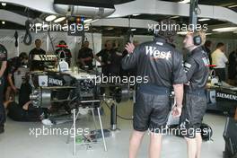 05.03.2004 Melbourne, Australia, F1, Friday, March, McLaren prepare their cars for the practice session. Formula 1 World Championship, Rd 1, Australian Grand Prix. www.xpb.cc, EMail: info@xpb.cc - copy of publication required for printed pictures. Every used picture is fee-liable. c Copyright: xpb.cc