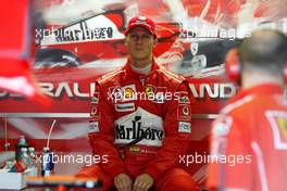 05.03.2004 Melbourne, Australia, F1, Friday, March, Michael Schumacher, GER, Scuderia Ferrari Marlboro, F2004, Pitlane, Box, Garage, Practice, Formula 1 World Championship, Rd 1, Australian Grand Prix. www.xpb.cc, EMail: info@xpb.cc - copy of publication required for printed pictures. Every used picture is fee-liable. c Copyright: xpb.cc