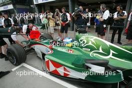 05.03.2004 Melbourne, Australia, F1, Friday, March, Björn Wirdheim, SWE, Testdriver, Jaguar Racing practices his Pit stop. Formula 1 World Championship, Rd 1, Australian Grand Prix. www.xpb.cc, EMail: info@xpb.cc - copy of publication required for printed pictures. Every used picture is fee-liable. c Copyright: xpb.cc