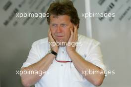 05.03.2004 Melbourne, Australia, F1, Friday, March, Norbert Haug, GER, Mercedes, Motorsport chief. Formula 1 World Championship, Rd 1, Australian Grand Prix. www.xpb.cc, EMail: info@xpb.cc - copy of publication required for printed pictures. Every used picture is fee-liable. c Copyright: xpb.cc