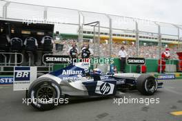 05.03.2004 Melbourne, Australia, F1, Friday, March, Practice, Juan-Pablo Montoya, COL, Juan Pablo, BMW WilliamsF1 Team, FW26, Action, Track. Formula 1 World Championship, Rd 1, Australian Grand Prix. www.xpb.cc, EMail: info@xpb.cc - copy of publication required for printed pictures. Every used picture is fee-liable. c Copyright: xpb.cc