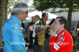05.03.2004 Melbourne, Australia, F1, Friday, March, Flavio Briatore, ITA, Renault, Teamchief, Managing Director, talks with Jean Todt, FRA, Ferrari, Teamchief, General Manager, GES. Formula 1 World Championship, Rd 1, Australian Grand Prix. www.xpb.cc, EMail: info@xpb.cc - copy of publication required for printed pictures. Every used picture is fee-liable. c Copyright: photo4 / xpb.cc - LEGAL NOTICE: THIS PICTURE IS NOT FOR ITALY  AND GREECE  PRINT USE, KEINE PRINT BILDNUTZUNG IN ITALIEN  UND  GRIECHENLAND!