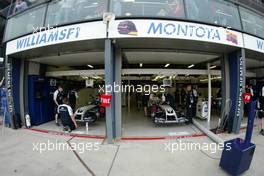 05.03.2004 Melbourne, Australia, F1, Friday, March, Williams team garage, box. Formula 1 World Championship, Rd 1, Australian Grand Prix. www.xpb.cc, EMail: info@xpb.cc - copy of publication required for printed pictures. Every used picture is fee-liable. c Copyright: xpb.cc