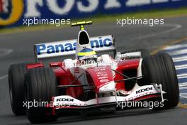 05.03.2004 Melbourne, Australia, F1, Friday, March, Practice, Ricardo Zonta, BRA, Testdriver, Panasonic Toyota Racing, TF104, Action, Track . Formula 1 World Championship, Rd 1, Australian Grand Prix. www.xpb.cc, EMail: info@xpb.cc - copy of publication required for printed pictures. Every used picture is fee-liable.  c Copyright: photo4 / xpb.cc - LEGAL NOTICE: THIS PICTURE IS NOT FOR ITALY  AND GREECE  PRINT USE, KEINE PRINT BILDNUTZUNG IN ITALIEN  UND  GRIECHENLAND!