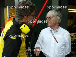 05.03.2004 Melbourne, Australia, F1, Friday, March, Eddie Jordan, IRL, Jordan, Teamchief, Chief Executive, Portrait, Bernie Ecclestone, GBR, Portrait, Practice, Formula 1 World Championship, Rd 1, Australian Grand Prix. www.xpb.cc, EMail: info@xpb.cc - copy of publication required for printed pictures. Every used picture is fee-liable. c Copyright: xpb.cc