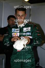 05.03.2004 Melbourne, Australia, F1, Friday, March, Christian Klien, AUT, Jaguar Racing, R5, Pitlane, Box, Garage. Formula 1 World Championship, Rd 1, Australian Grand Prix. www.xpb.cc, EMail: info@xpb.cc - copy of publication required for printed pictures. Every used picture is fee-liable. c Copyright: Kucera / xpb.cc - LEGAL NOTICE: THIS PICTURE IS NOT FOR AUSTRIA PRINT USE, KEINE PRINT BILDNUTZUNG IN OESTERREICH!
