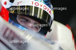 05.03.2004 Melbourne, Australia, F1, Friday, March, Ricardo Zonta, BRA, Testdriver, Panasonic Toyota Racing, TF104, Pitlane, Box, Garage, Practice, Formula 1 World Championship, Rd 1, Australian Grand Prix. www.xpb.cc, EMail: info@xpb.cc - copy of publication required for printed pictures. Every used picture is fee-liable. c Copyright: xpb.cc
