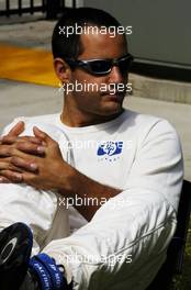 05.03.2004 Melbourne, Australia, F1, Friday, March, Juan-Pablo Montoya, COL, BMW WilliamsF1  takes time to relax. Formula 1 World Championship, Rd 1, Australian Grand Prix. www.xpb.cc, EMail: info@xpb.cc - copy of publication required for printed pictures. Every used picture is fee-liable. c Copyright: xpb.cc 
