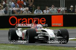 05.03.2004 Melbourne, Australia, F1, Friday, March, Jenson Button, GBR, Lucky Strike BAR Honda, BAR006, Action, Track . Practice, Formula 1 World Championship, Rd 1, Australian Grand Prix. www.xpb.cc, EMail: info@xpb.cc - copy of publication required for printed pictures. Every used picture is fee-liable.  c Copyright: photo4 / xpb.cc - LEGAL NOTICE: THIS PICTURE IS NOT FOR ITALY  AND GREECE  PRINT USE, KEINE PRINT BILDNUTZUNG IN ITALIEN  UND  GRIECHENLAND!