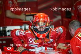 05.03.2004 Melbourne, Australia, F1, Friday, March, Michael Schumacher, GER, Scuderia Ferrari Marlboro, F2004, Pitlane, Box, Garage gets int his car. Formula 1 World Championship, Rd 1, Australian Grand Prix. www.xpb.cc, EMail: info@xpb.cc - copy of publication required for printed pictures. Every used picture is fee-liable. c Copyright: xpb.cc