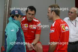 05.03.2004 Melbourne, Australia, F1, Friday, March, Felipe Massa, BRA, Sauber talks with Rubens Barrichello, BRA, Ferrari . Formula 1 World Championship, Rd 1, Australian Grand Prix. www.xpb.cc, EMail: info@xpb.cc - copy of publication required for printed pictures. Every used picture is fee-liable. c Copyright: photo4 / xpb.cc - LEGAL NOTICE: THIS PICTURE IS NOT FOR ITALY  AND GREECE  PRINT USE, KEINE PRINT BILDNUTZUNG IN ITALIEN  UND  GRIECHENLAND!