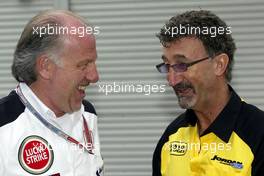05.03.2004 Melbourne, Australia, F1, Friday, March, Practice, David Richards, GBR, BAR, Teamchief, Team Principal, and Eddie Jordan, IRL, Jordan, Teamchief, Chief Executive have a bit of a laugh with each other. Formula 1 World Championship, Rd 1, Australian Grand Prix. www.xpb.cc, EMail: info@xpb.cc - copy of publication required for printed pictures. Every used picture is fee-liable.  c Copyright: photo4 / xpb.cc - LEGAL NOTICE: THIS PICTURE IS NOT FOR ITALY  AND GREECE  PRINT USE, KEINE PRINT BILDNUTZUNG IN ITALIEN  UND  GRIECHENLAND!
