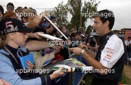 05.03.2004 Melbourne, Australia, F1, Friday, March, Mark Webber, AUS, Jaguar  signs a few autographs for his fans. Formula 1 World Championship, Rd 1, Australian Grand Prix. www.xpb.cc, EMail: info@xpb.cc - copy of publication required for printed pictures. Every used picture is fee-liable. c Copyright: xpb.cc