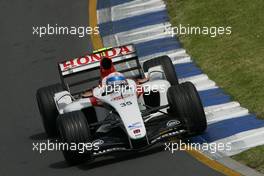 05.03.2004 Melbourne, Australia, F1, Friday, March, Practice, Anthony Davidson, GBR, Testdriver, Lucky Strike BAR Honda, BAR006, Action, Track . Formula 1 World Championship, Rd 1, Australian Grand Prix. www.xpb.cc, EMail: info@xpb.cc - copy of publication required for printed pictures. Every used picture is fee-liable.  c Copyright: photo4 / xpb.cc - LEGAL NOTICE: THIS PICTURE IS NOT FOR ITALY  AND GREECE  PRINT USE, KEINE PRINT BILDNUTZUNG IN ITALIEN  UND  GRIECHENLAND!