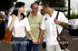 05.03.2004 Melbourne, Australia, F1, Friday, March, Juan-Pablo Montoya, COL, BMW WilliamsF1 and Connie Montoya, Wife of Juan Pablo Montoya, arrive at the circuit. Formula 1 World Championship, Rd 1, Australian Grand Prix. www.xpb.cc, EMail: info@xpb.cc - copy of publication required for printed pictures. Every used picture is fee-liable. c Copyright: xpb.cc